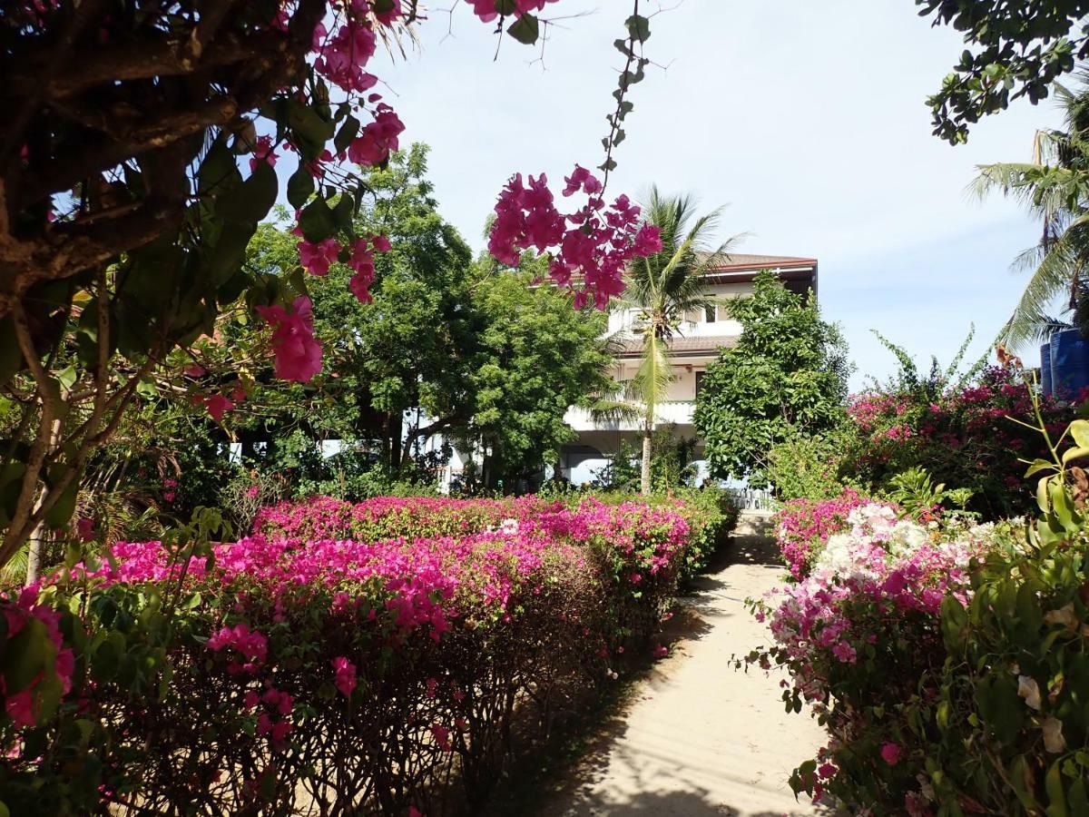 Nost Cottages Lapu-Lapu City Esterno foto